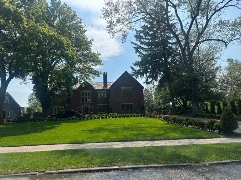 Aretha Franklin House (The Rose Estate)