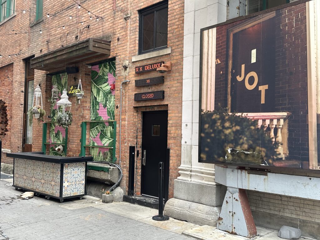 A view of entrance of Deluxx Fluxx Detroit